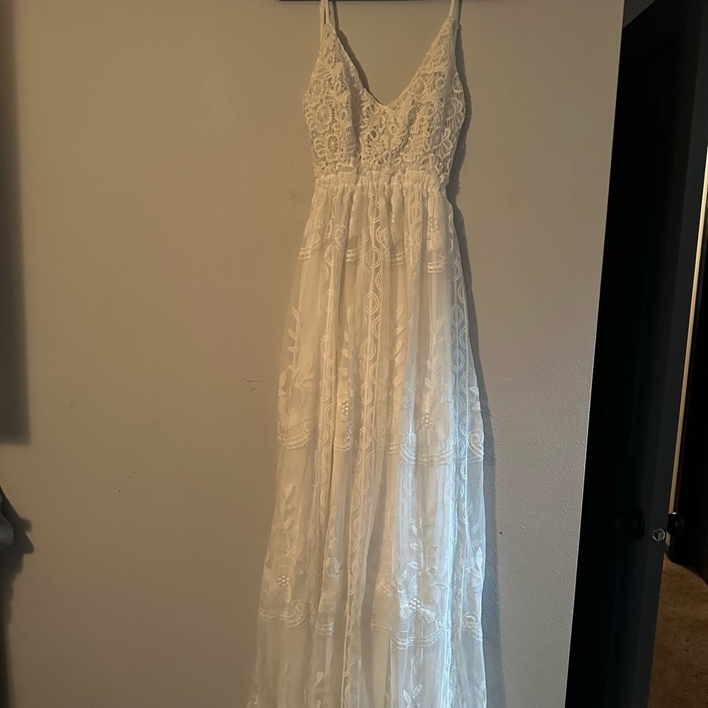 Elegant White Lace Maxi Dress